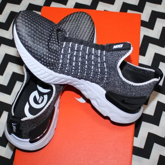 Nike React Phantom Run Flyknit 2 --- Men's Size 7 (Women's 8.5) - Picture 7 of 15